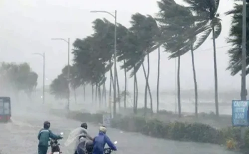 সারাদেশে কালবৈশাখী ও বজ্রবৃষ্টির পূর্বাভাস; ৪ বিভাগে অতি ভারী বর্ষণের সতর্কতা, নদীবন্দরগুলোতে হুঁশিয়ারি সংকেত